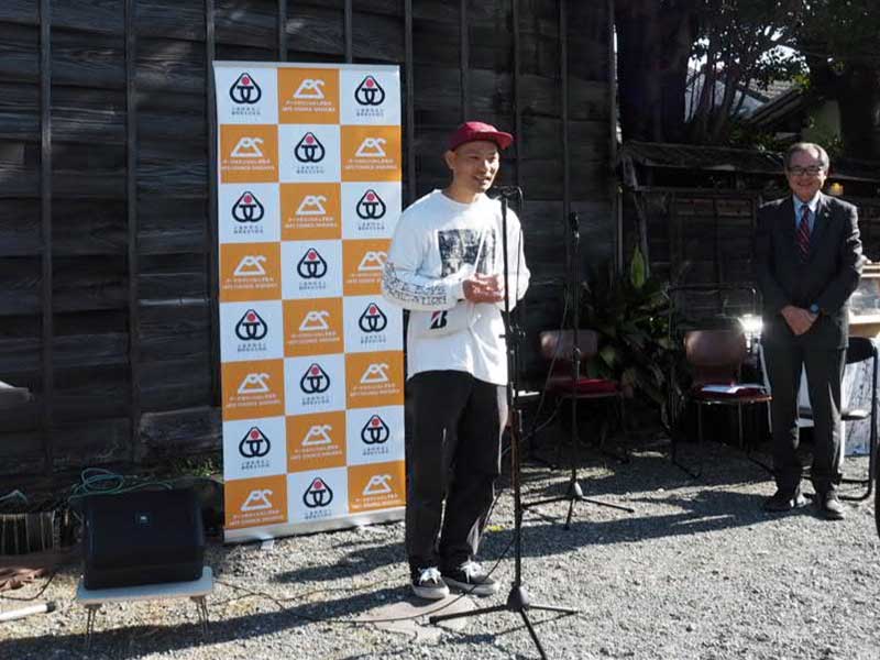 表彰式の様子-合同会社つばめ制作社1