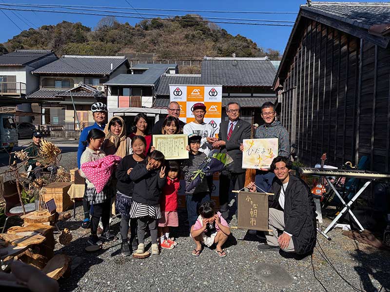 表彰式の様子-合同会社つばめ制作社2