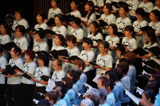 オーケストラ　合唱　さくらももこ　GUEEN